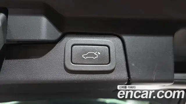 Land Rover Range Rover Evoque 2019 — ფოტო 24/31