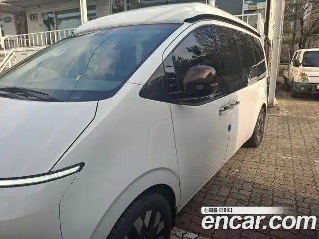 Hyundai Staria 2024 — Photo 7/8