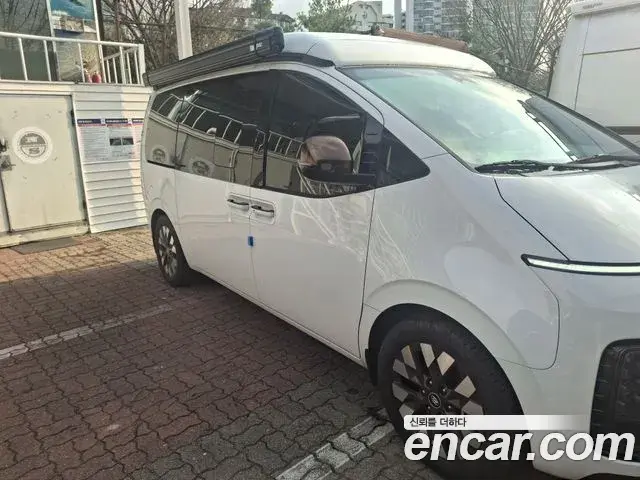 Hyundai Staria 2024 — Photo 4/8