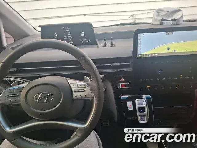 Hyundai Staria 2024 — Photo 6/8
