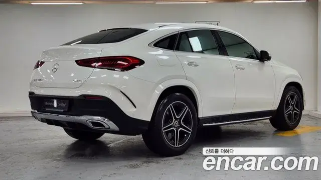 Mercedes-Benz GLE-Class 2021 — Photo 7/17