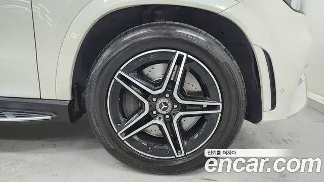 Mercedes-Benz GLE-Class 2021 — Photo 14/17