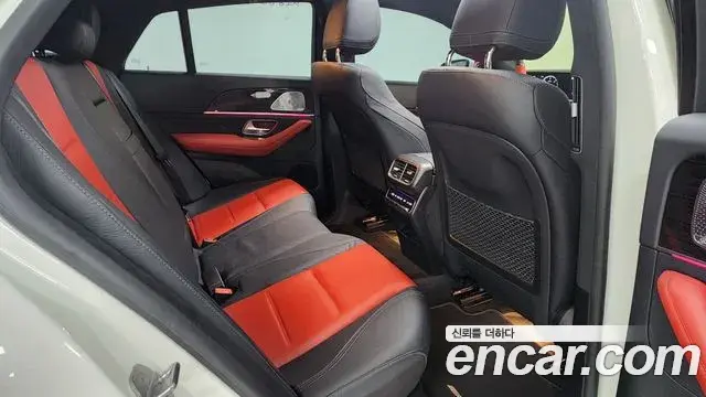 Mercedes-Benz GLE-Class 2021 — Photo 9/17