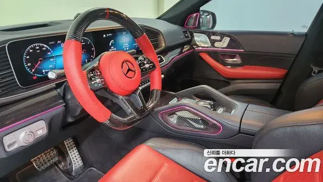 Mercedes-Benz GLE-Class 2021 — Photo 2/17