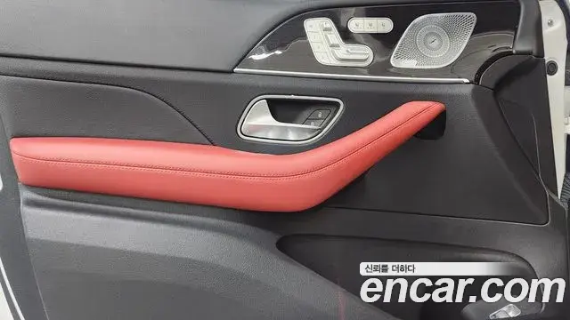 Mercedes-Benz GLE-Class 2021 — Photo 10/17