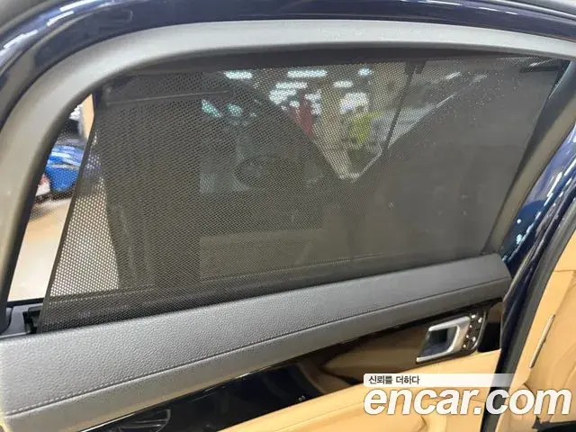 Porsche Panamera 2018 — ფოტო 13/20
