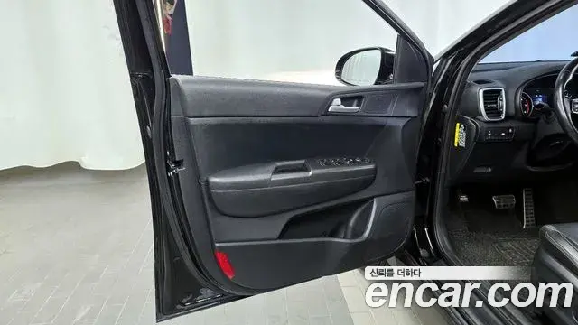 Kia Sportage The Bold 2019 — Photo 10/35