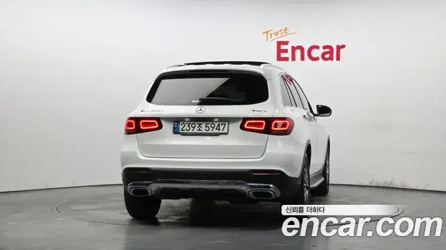 Mercedes-Benz GLC-Class 2021 — ფოტო 8/31