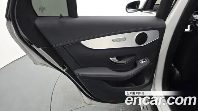 Mercedes-Benz GLC-Class 2021 — ფოტო 6/31