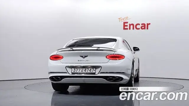 Bentley Continental GT 2020 — ფოტო 2/20