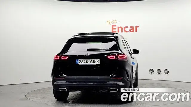 Mercedes-Benz GLA-Class 2021 — Şəkil 11/20