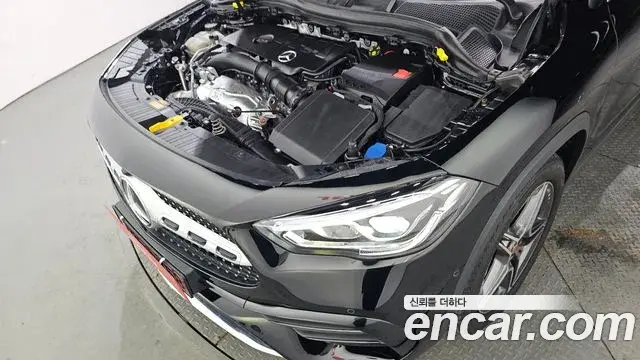 Mercedes-Benz GLA-Class 2021 — Şəkil 16/20