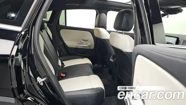 Mercedes-Benz GLA-Class 2021 — Şəkil 1/20