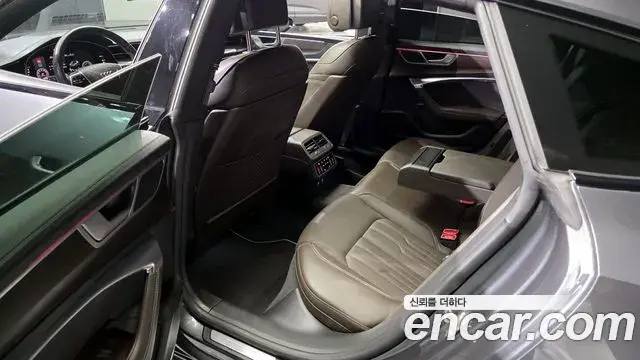 Audi A7 2022 — Şəkil 10/20