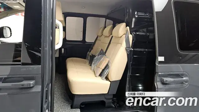 Hyundai Staria 2026 — Şəkil 4/31