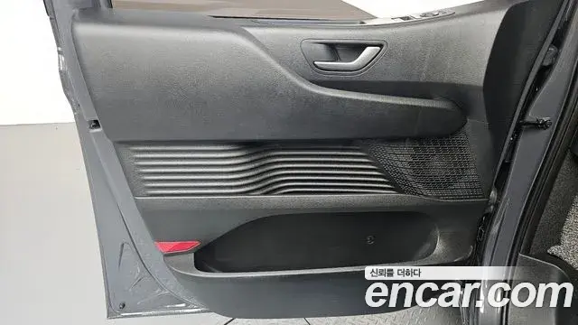 Hyundai Staria 2026 — Şəkil 24/31
