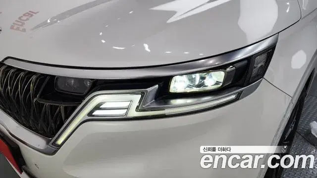 Kia Carnival 2021 — Şəkil 18/41