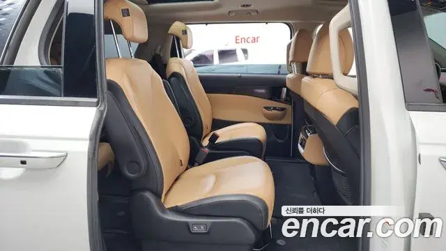 Kia Carnival 2021 — Şəkil 14/41