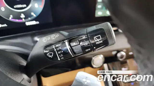 Kia Carnival 2021 — Şəkil 16/41