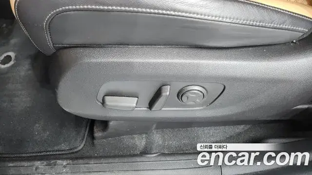 Kia Carnival 2021 — Şəkil 15/41