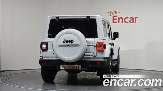 Jeep Wrangler 2019 — ფოტო 4/20