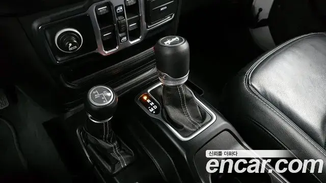 Jeep Wrangler 2019 — ფოტო 3/20