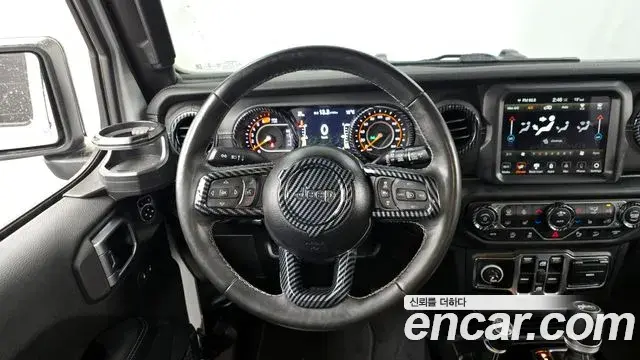 Jeep Wrangler 2019 — ფოტო 13/20