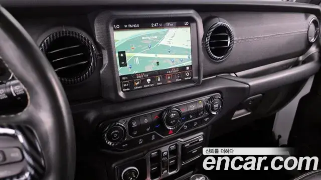 Jeep Wrangler 2019 — ფოტო 14/20