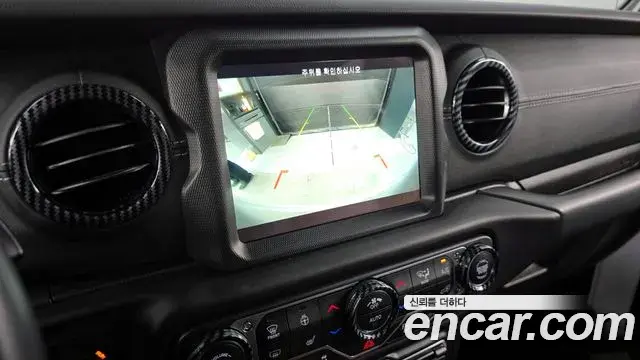 Jeep Wrangler 2019 — ფოტო 15/20