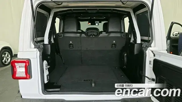 Jeep Wrangler 2019 — ფოტო 6/20