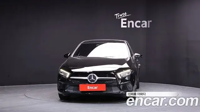 Mercedes-Benz A-Class 2020 — Photo 4/20