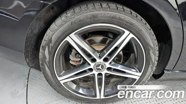 Mercedes-Benz A-Class 2020 — Photo 1/20