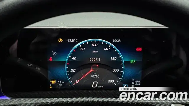 Mercedes-Benz A-Class 2020 — Photo 11/20