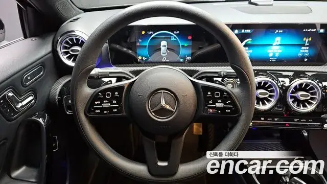 Mercedes-Benz A-Class 2020 — Photo 18/20