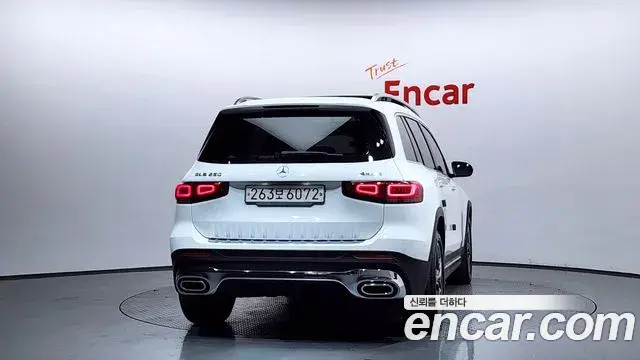 Mercedes-Benz GLB-Class 2020 — Фото 4/20