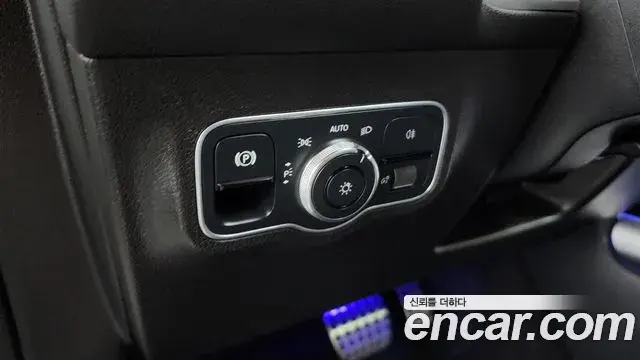 Mercedes-Benz GLB-Class 2020 — Фото 13/20
