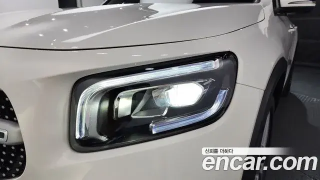 Mercedes-Benz GLB-Class 2020 — Şəkil 22/34