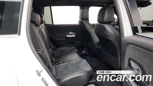 Mercedes-Benz GLB-Class 2020 — Şəkil 32/34