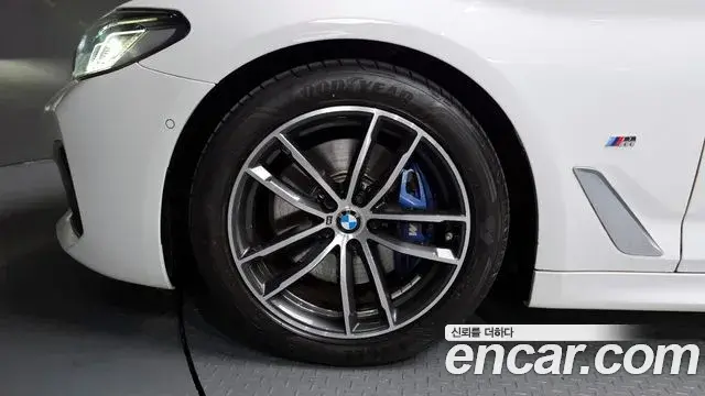 BMW 5 Series 2021 — Photo 19/20