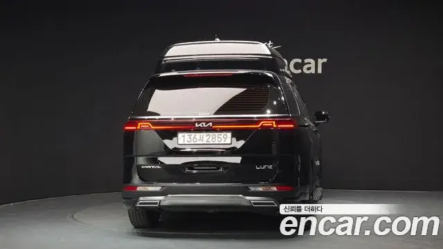 Kia Carnival 2023 — Фото 3/20