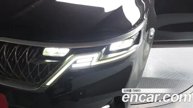 Kia Carnival 2023 — Şəkil 11/34