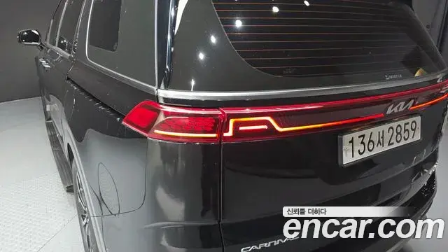 Kia Carnival 2023 — Şəkil 21/34
