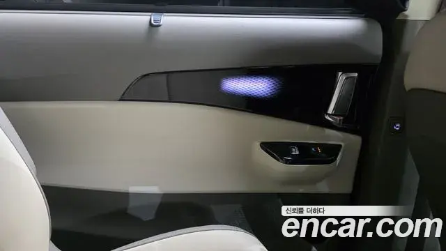 Kia Carnival 2023 — Şəkil 24/34