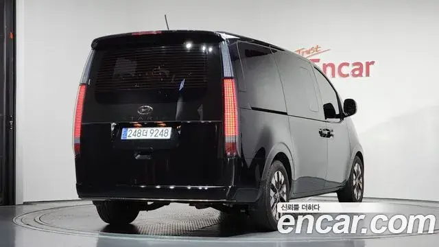 Hyundai Staria 2022 — Photo 13/20