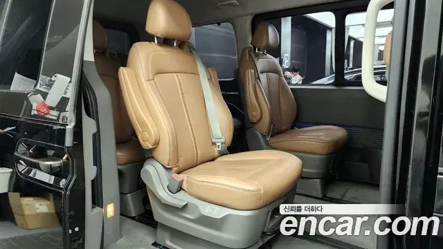 Hyundai Staria 2022 — Photo 1/20