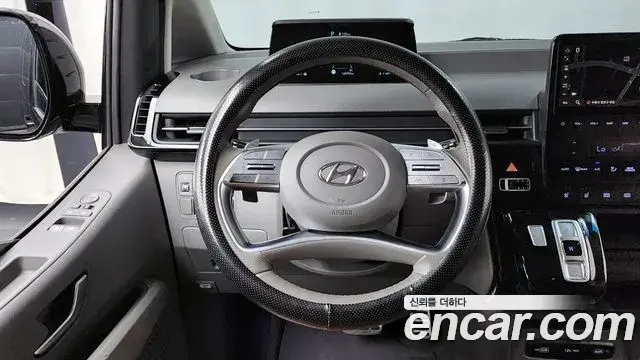 Hyundai Staria 2022 — Photo 12/20