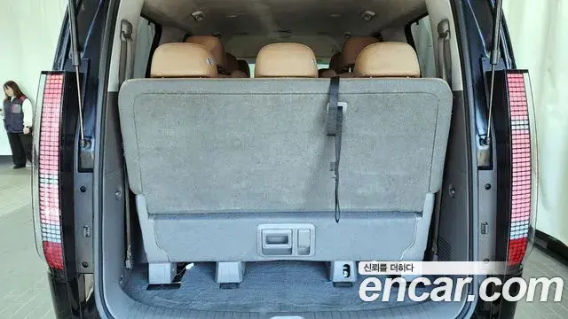 Hyundai Staria 2022 — Photo 17/20