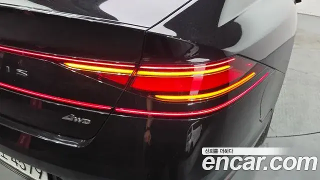 Genesis G90 2023 — Photo 31/35