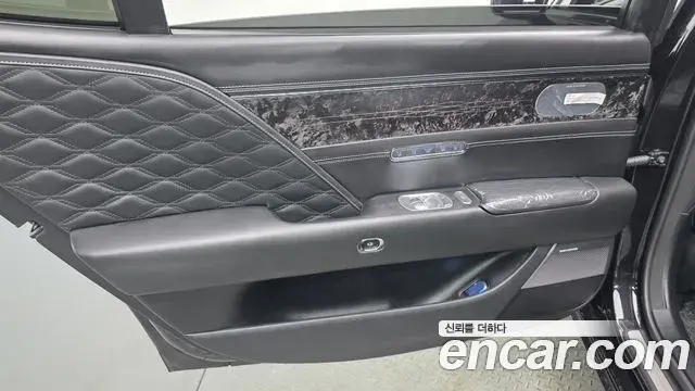 Genesis G90 2023 — Photo 25/35
