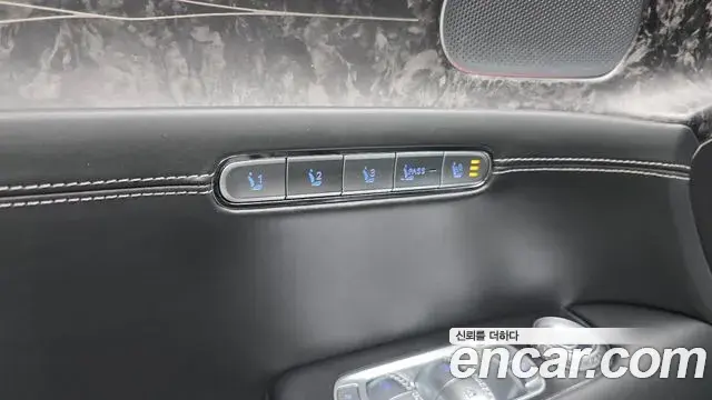 Genesis G90 2023 — Photo 16/35